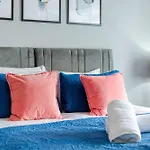 Free Parking 5 Minutes From City Centre